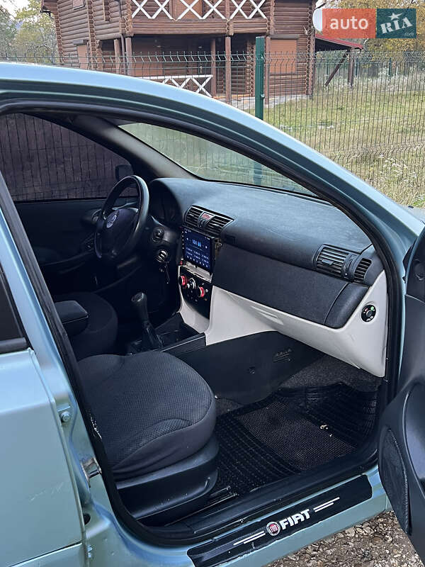 Хэтчбек Fiat Stilo 2005 в Кутах