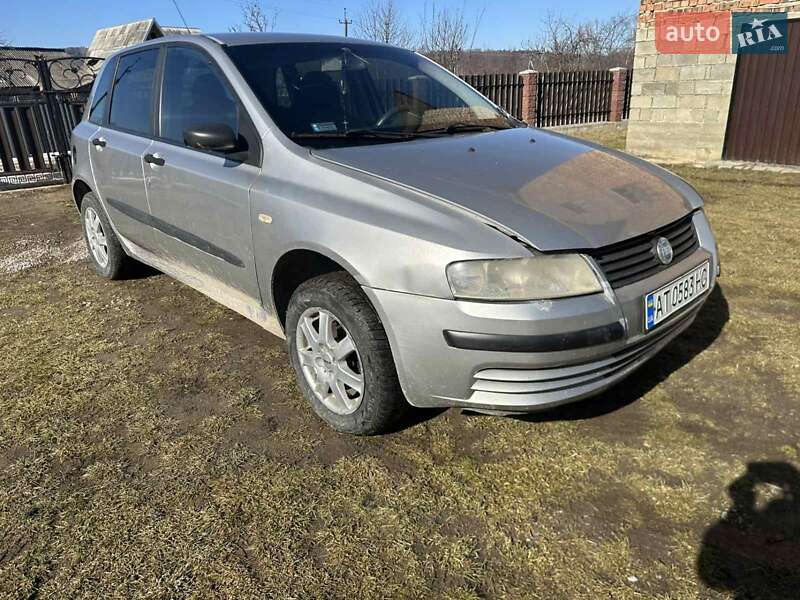 Хетчбек Fiat Stilo 2003 в Надвірній