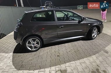 Хетчбек Fiat Stilo 2006 в Кагарлику