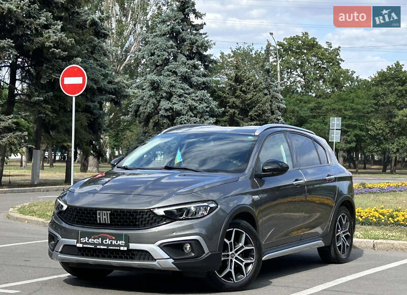 Хэтчбек Fiat Tipo Cross 2020 в 