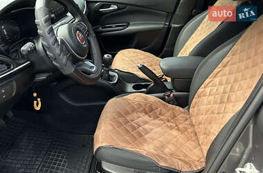 Хэтчбек Fiat Tipo Cross 2020 в 