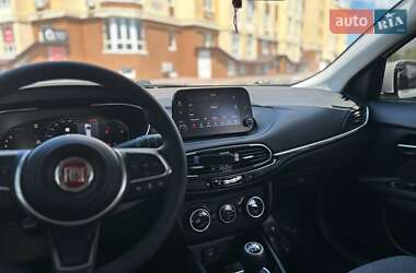 Хэтчбек Fiat Tipo Cross 2022 в 