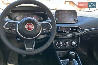 Хэтчбек Fiat Tipo Cross 2022 в 