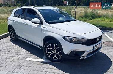 Хэтчбек Fiat Tipo Cross 2022 в 