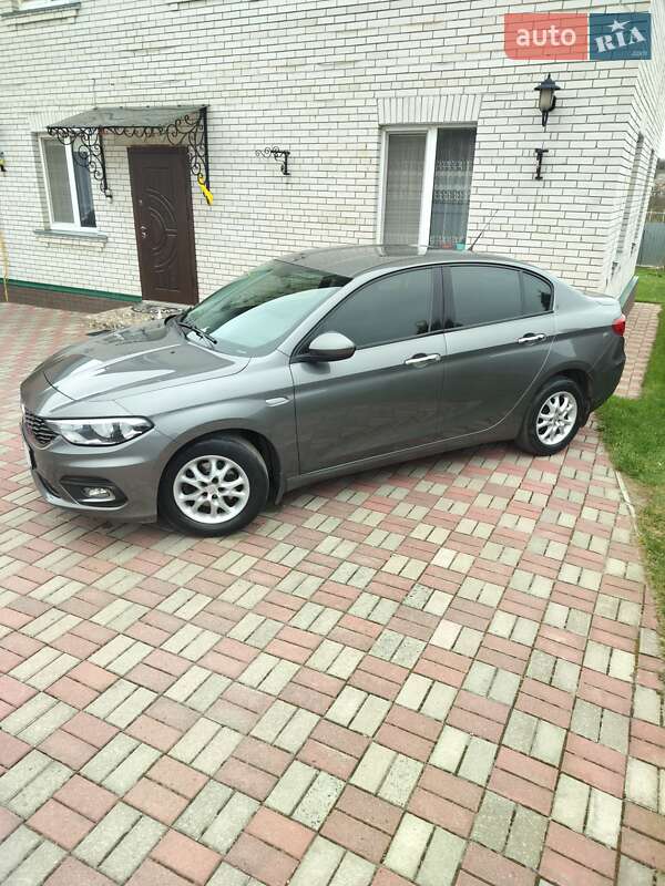 Седан Fiat Tipo 2016 в 