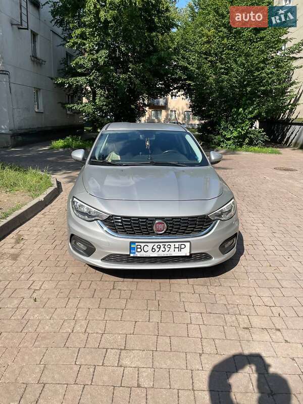 Седан Fiat Tipo 2017 в Львове