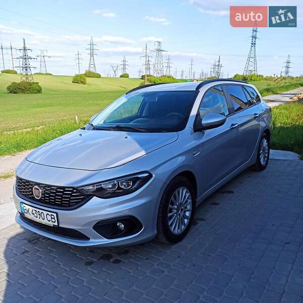 Седан Fiat Tipo 2017 в Ровно