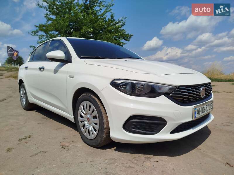 Седан Fiat Tipo 2019 в Ржищеві