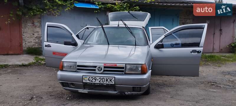 Хетчбек Fiat Tipo 1989 в Києві фото Хетчбек Fiat Tipo 1989 в Києві