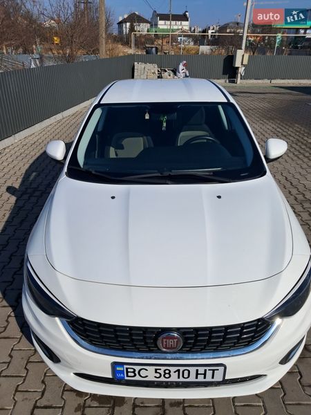 Седан Fiat Tipo 2018 в Львове
