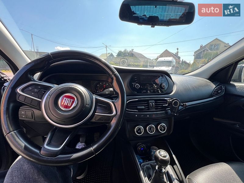 Седан Fiat Tipo 2021 в Ужгороді
