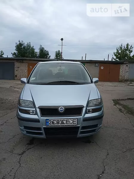 AUTO.RIA 2002 2.0