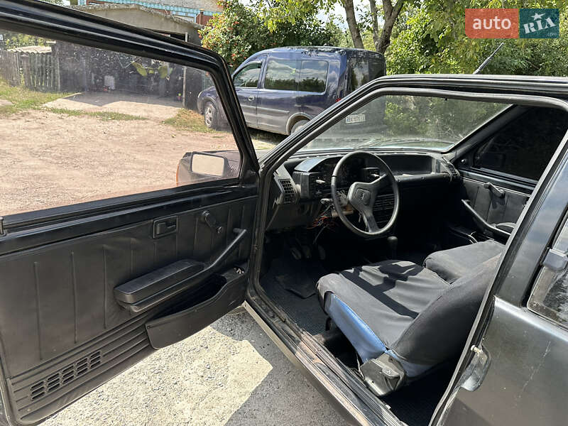 Хетчбек Fiat Uno 1988 в Городку