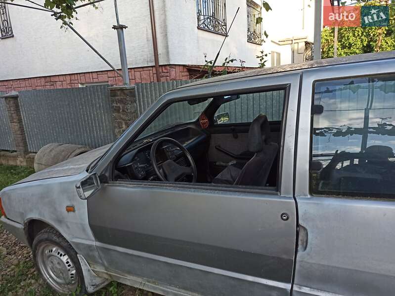Хэтчбек Fiat Uno 1989 в Дрогобыче