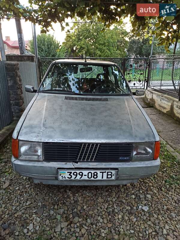 Хэтчбек Fiat Uno 1989 в Дрогобыче