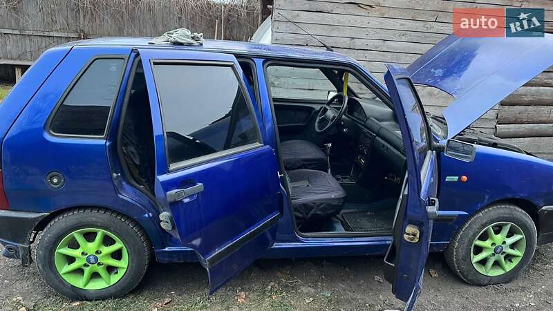 Хэтчбек Fiat Uno 1995 в Барановке