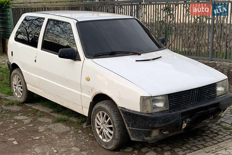 Хэтчбек Fiat Uno 1986 в Ужгороде