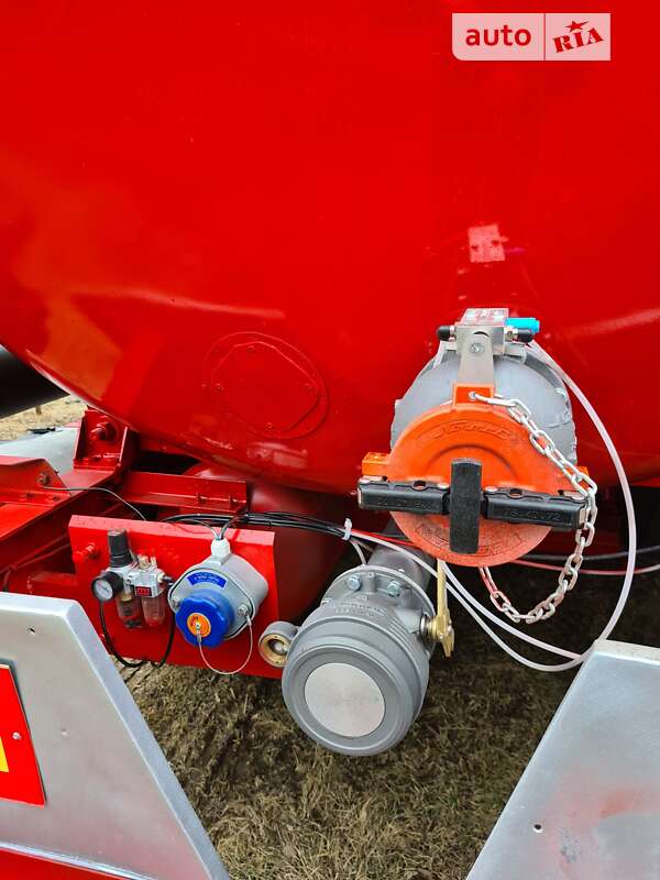 Цистерна напівпричіп Fluid AR S 2004 в Вінниці