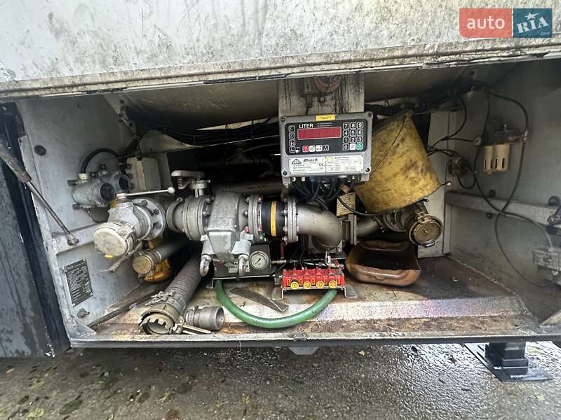 Цистерна полуприцеп Fluid CSP 1997 в Хусте