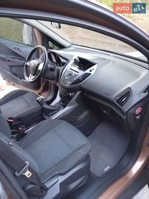 Микровэн Ford B-Max 2013 в Вольногорске