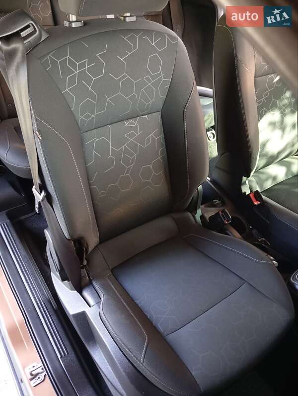 Микровэн Ford B-Max 2013 в Вольногорске