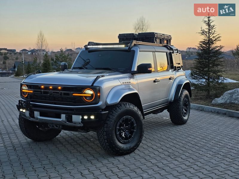 Ford Bronco 2024