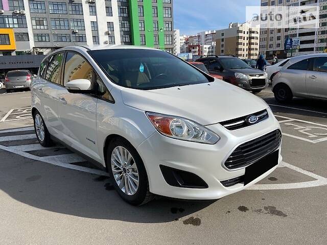 Седан Ford C-Max 2017 в 