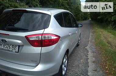 Седан Ford C-Max 2011 в 