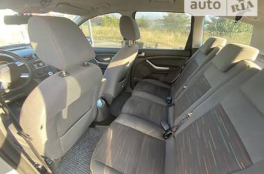 Хэтчбек Ford C-Max 2010 в 