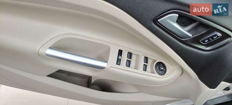 Мікровен Ford C-Max 2014 в Ірпені