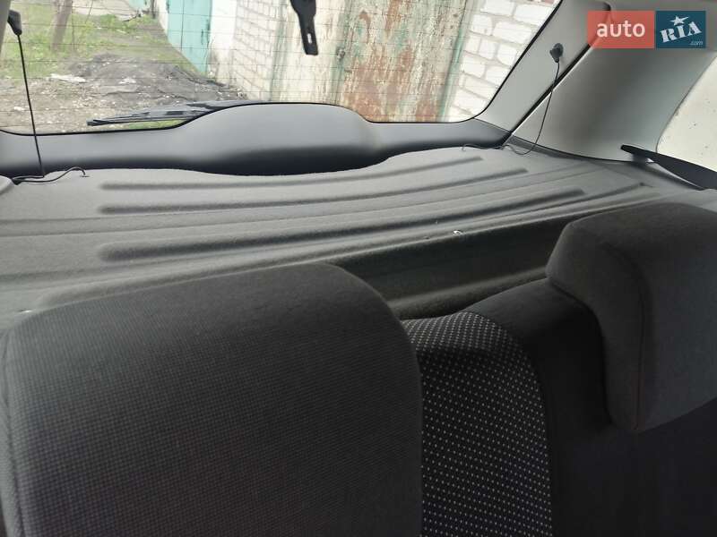 Минивэн Ford C-Max 2005 в Первомайске