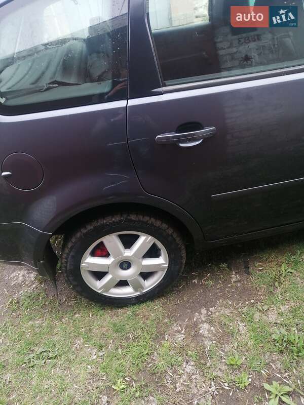 Минивэн Ford C-Max 2005 в Первомайске