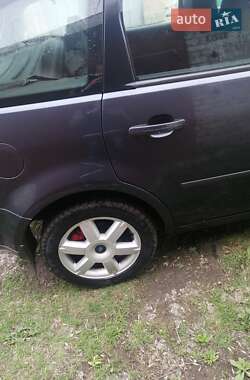 Мінівен Ford C-Max 2005 в 