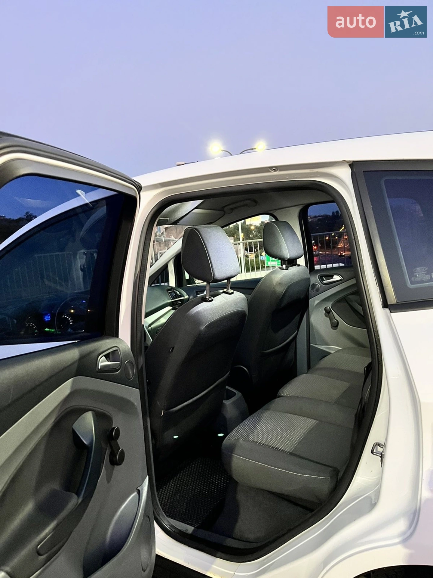2010 Ford C-MAX - мініатюра 29