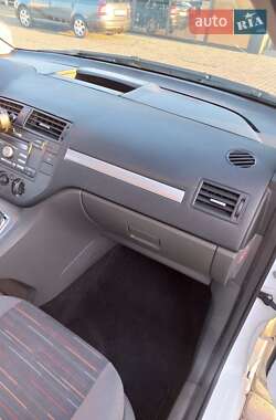 Минивэн Ford C-Max 2010 в 