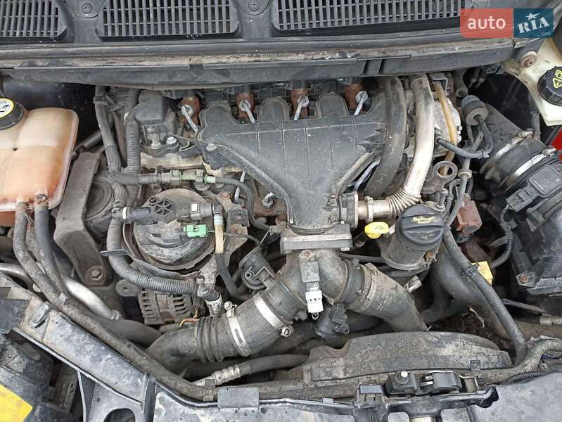 Мінівен Ford C-Max 2006 в Тернополі фото 23 Мінівен Ford C-Max 2006 в Тернополі