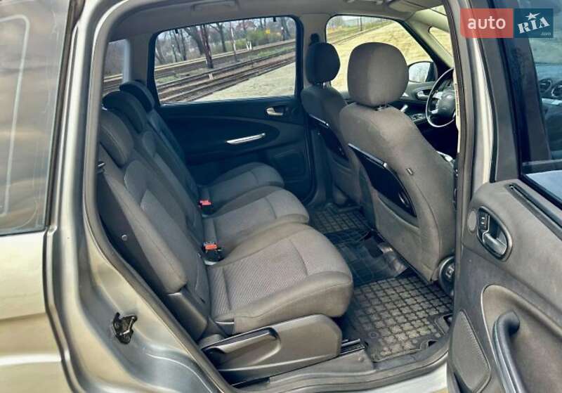 Минивэн Ford C-Max 2009 в Киеве