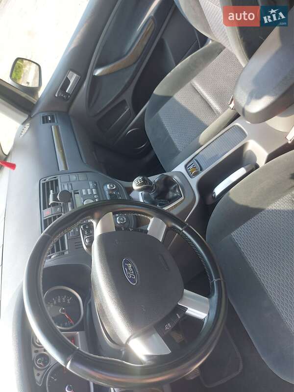 Минивэн Ford C-Max 2010 в Луцке