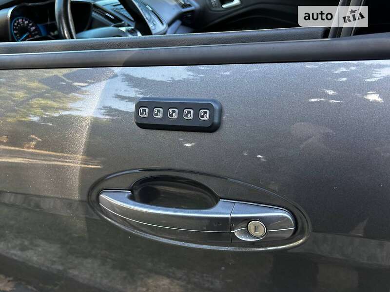 Мінівен Ford C-Max 2014 в Миколаєві фото 24 Мінівен Ford C-Max 2014 в Миколаєві