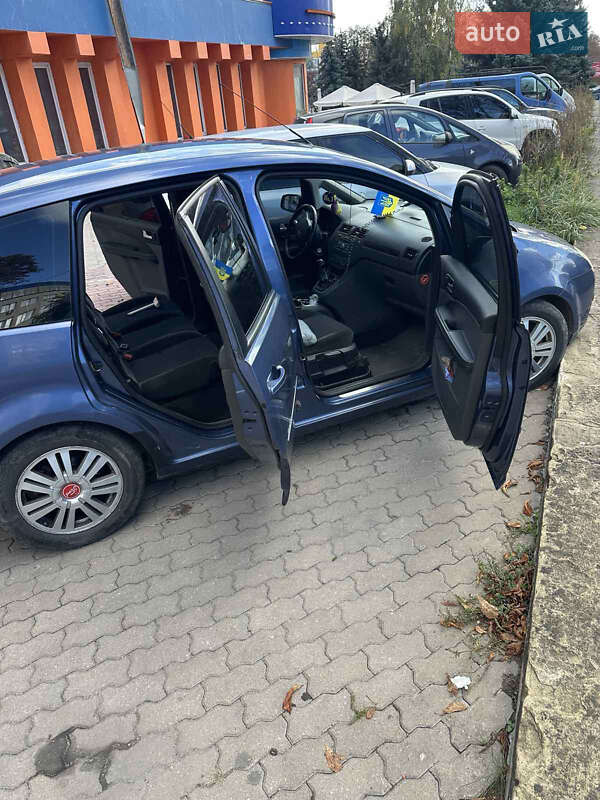 Мінівен Ford C-Max 2006 в Рівному фото 5 Мінівен Ford C-Max 2006 в Рівному