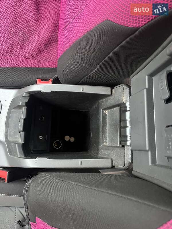 Минивэн Ford C-Max 2015 в Киеве фото 26 Минивэн Ford C-Max 2015 в Киеве