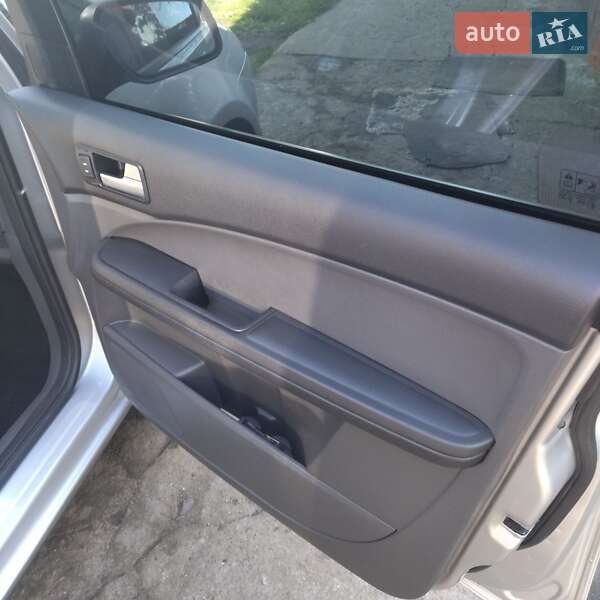 Минивэн Ford C-Max 2006 в Ромнах