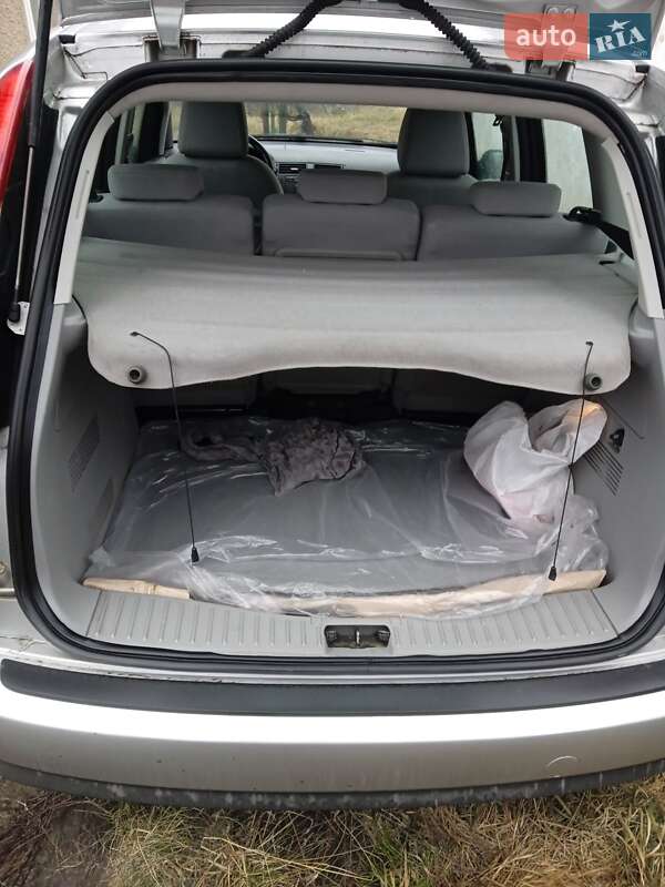 Мінівен Ford C-Max 2004 в Чернівцях
