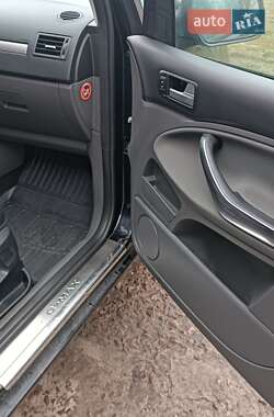 Минивэн Ford C-Max 2010 в 