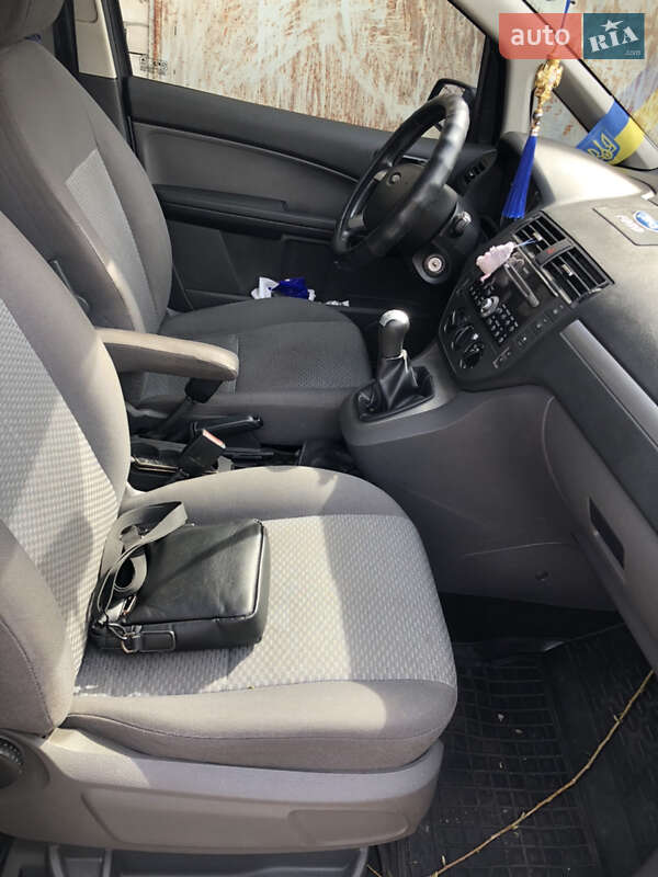 Минивэн Ford C-Max 2004 в Нетешине