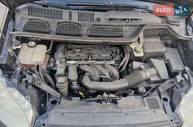 Мінівен Ford C-Max 2005 в 