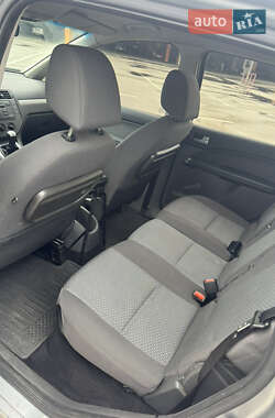 Мінівен Ford C-Max 2004 в 