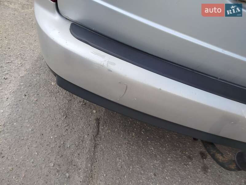 Мінівен Ford C-Max 2004 в Запоріжжі