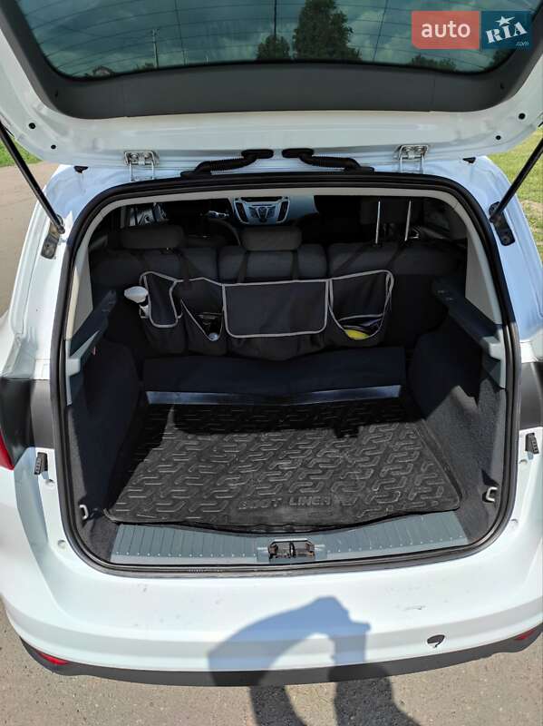 Минивэн Ford C-Max 2012 в Ромнах