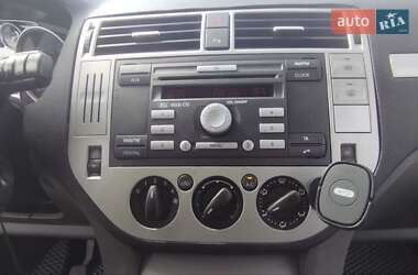 Мінівен Ford C-Max 2010 в 